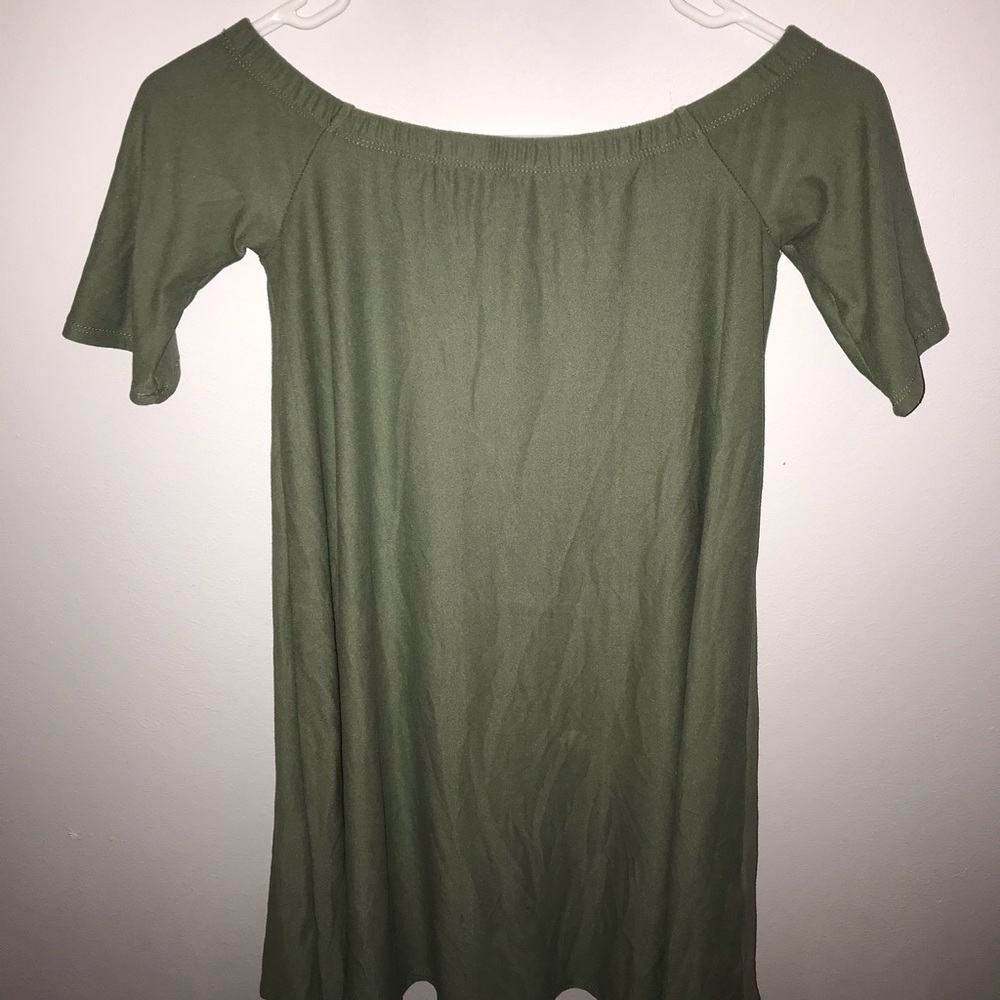 Green off the shoulder tee shirt dress